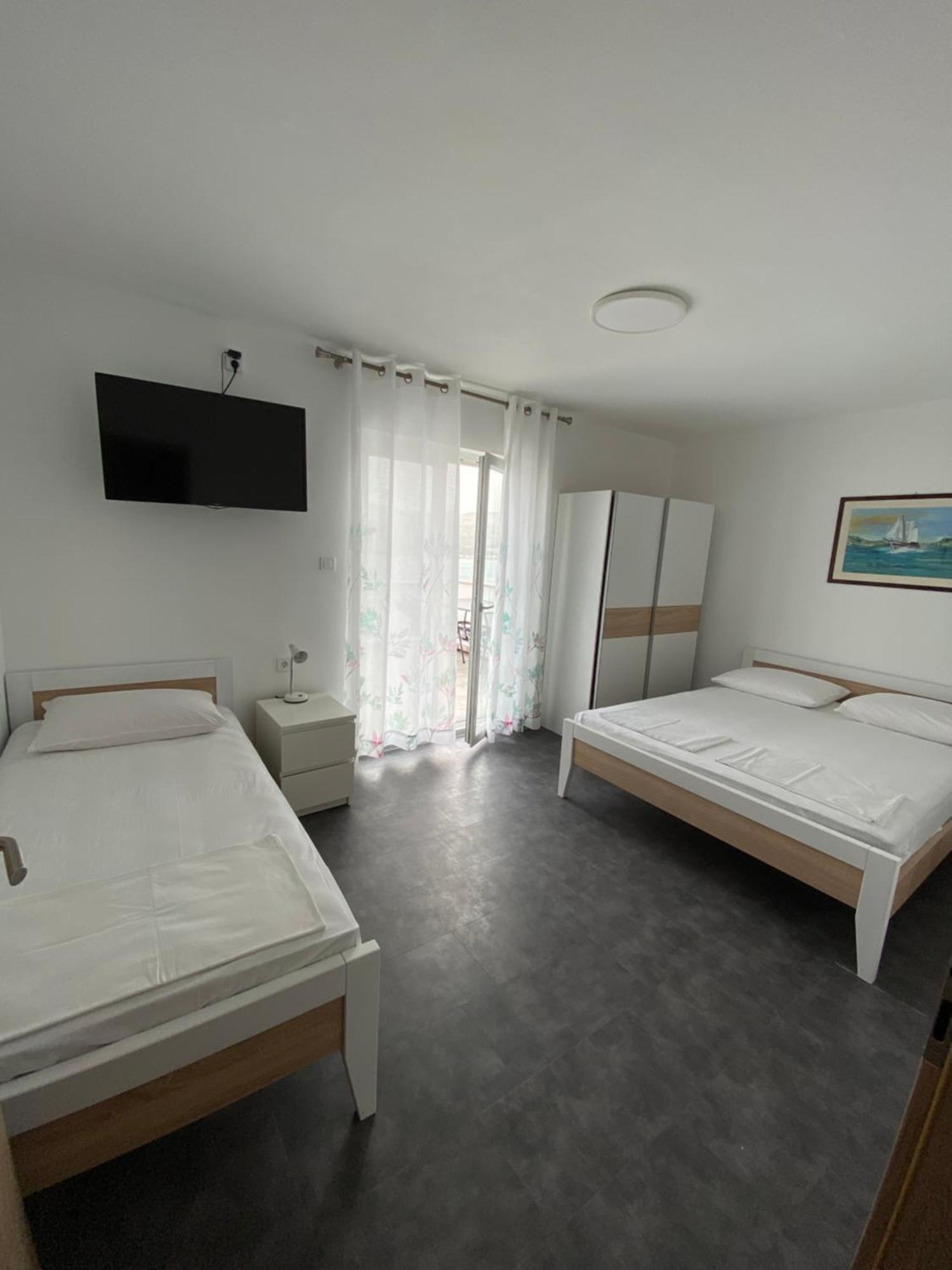 Apartmani Pozega パグ エクステリア 写真