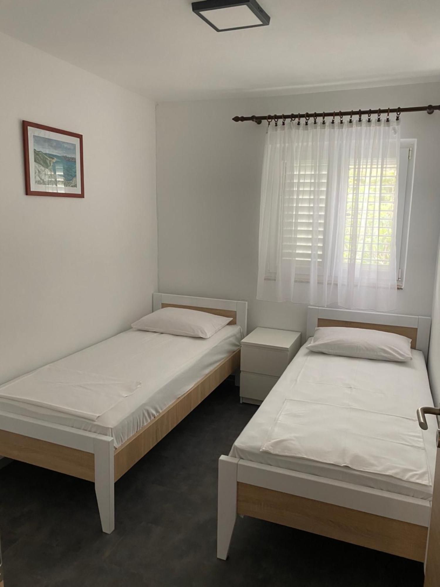 Apartmani Pozega パグ エクステリア 写真